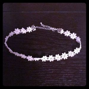 NWOT ❤️ CUTE FLOWER CHOKER ❤️